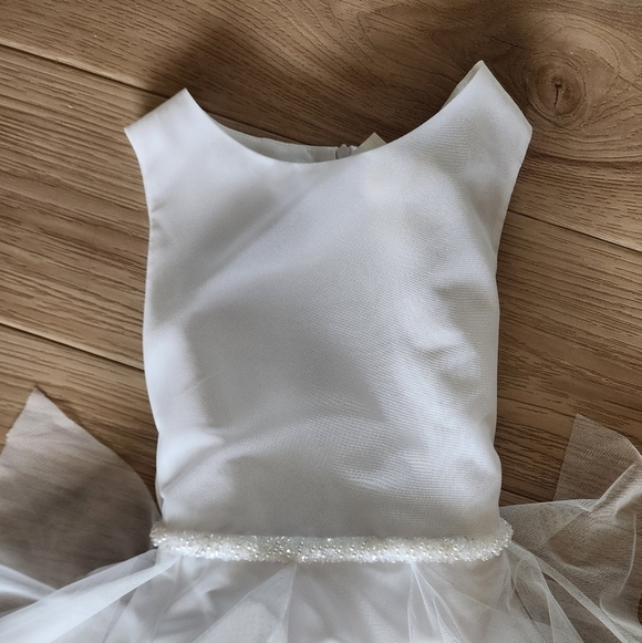 US ANGELS WHITE FLOWER GIRL/CHRISTENING GOWN SZ 10 - Picture 2 of 7